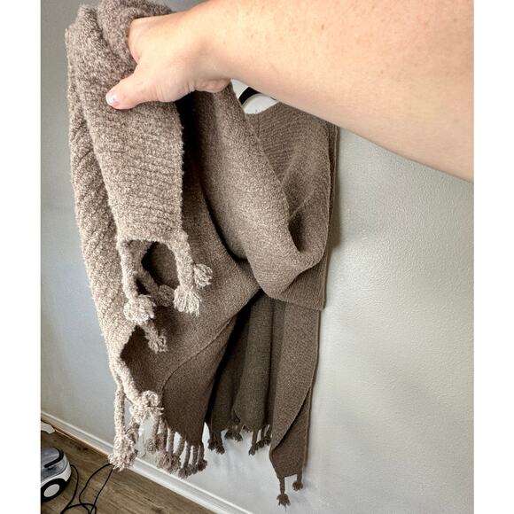 NWT The Row Follain Fringe Poncho in Fawn Melange Wool Cashmere Pullover Sweater - Picture 5 of 16